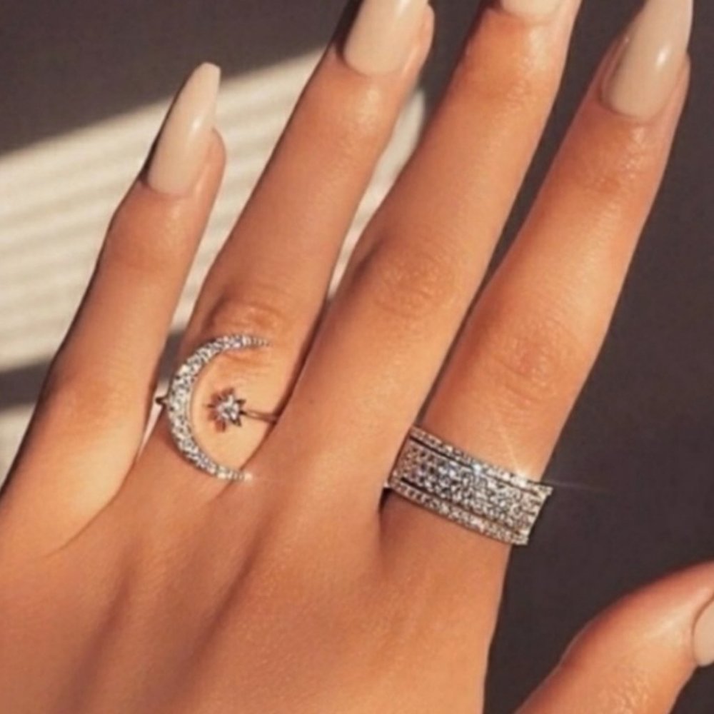 NOWT Silver Crescent Moon & Star Resizeable  Ring - Picture 2 of 2